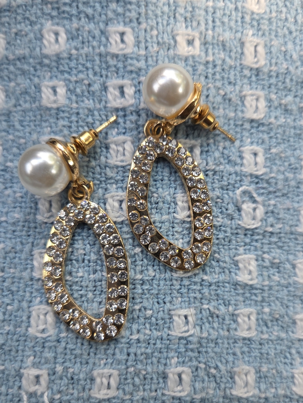 D'Bello Faux Pearl & Crystal Earrings. NWT.
